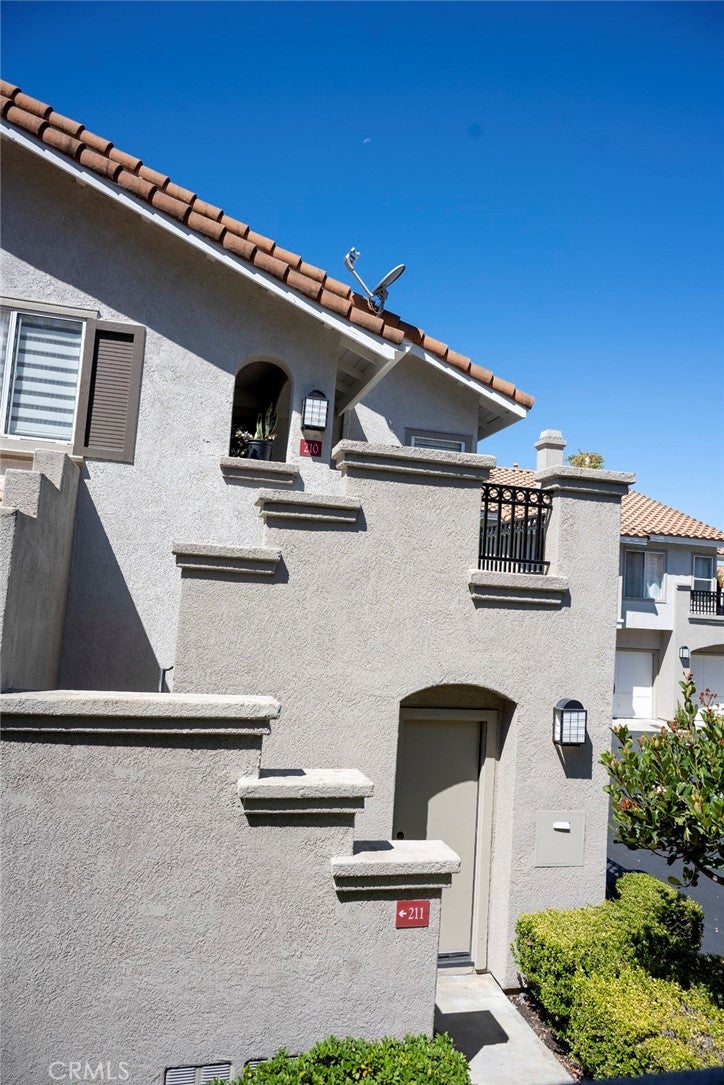 210 California Court