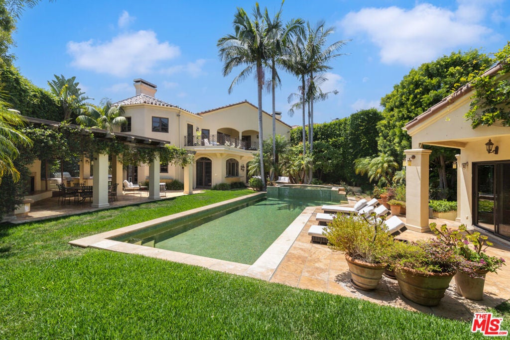 Photo of 530 Moreno Avenue, Los Angeles, CA 90049 (MLS # 26854697)
