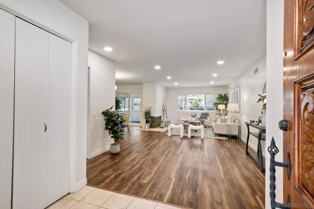 12085 Calle De Maria