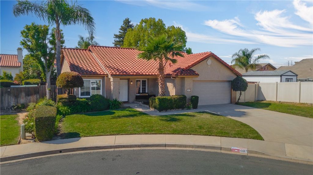 Photo of 4487 Cedar Branch Court, Moorpark, CA 93021 (MLS # SR26054794)