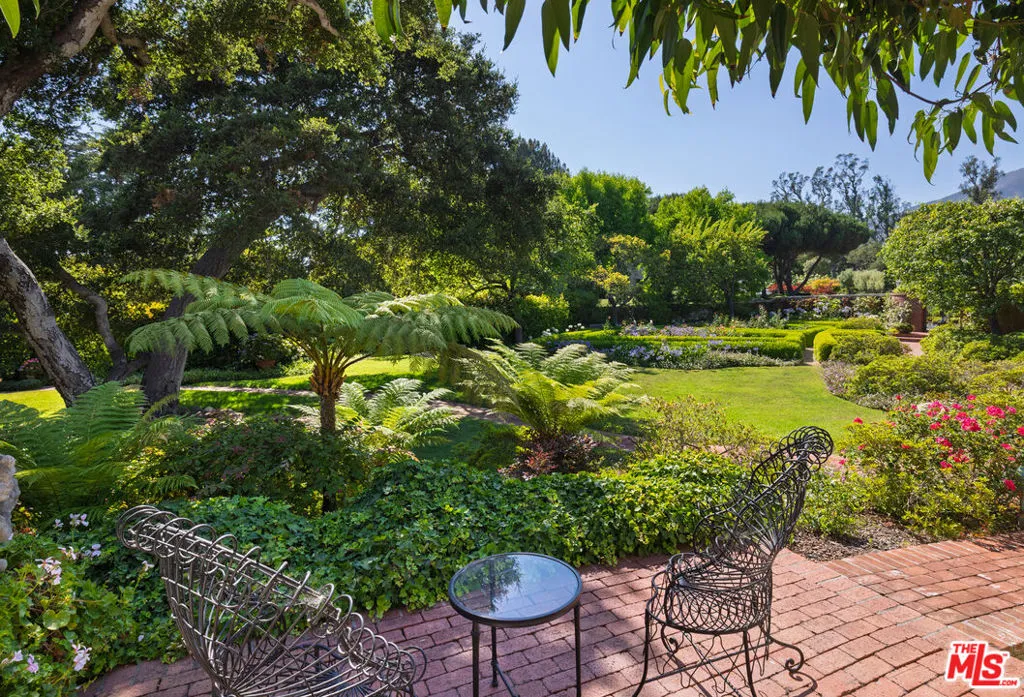 Montecito, California 93108, United States, 2 Bedrooms Bedrooms, ,4 BathroomsBathrooms,Residential,Active,186383