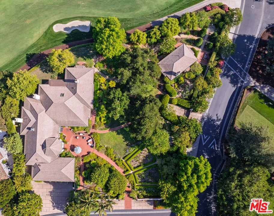 Montecito, California 93108, United States, 2 Bedrooms Bedrooms, ,4 BathroomsBathrooms,Residential,Active,186383