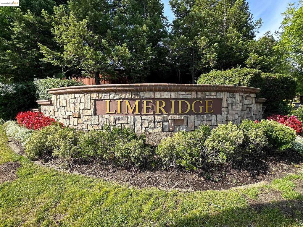 1129 Fair Weather Cir