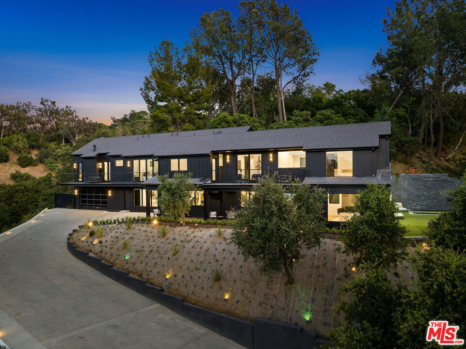 3140 Coldwater Canyon