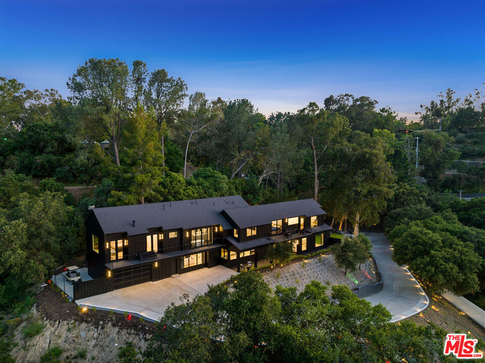3140 Coldwater Canyon