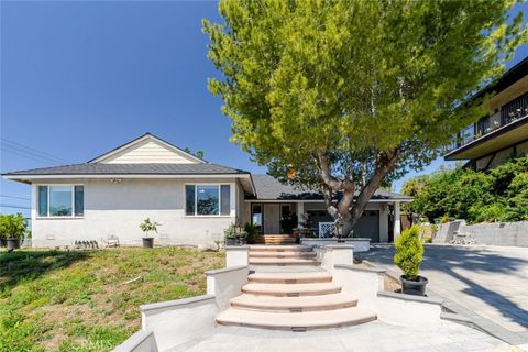 Photo of 801 Stephen Road, Burbank, CA 91504 (MLS # SR26082571)