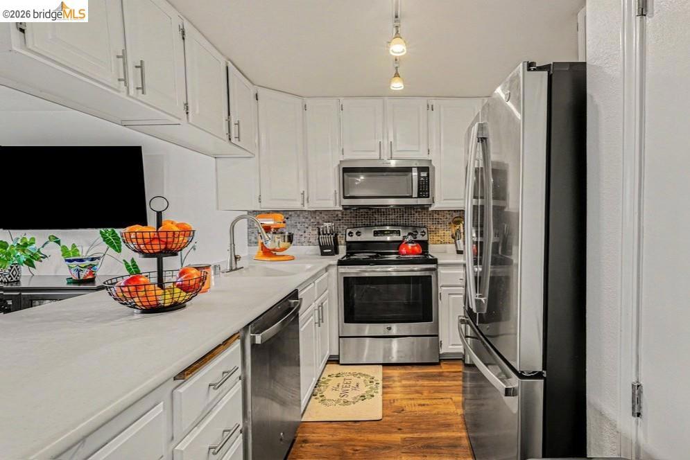 1454 Newhall Pkwy