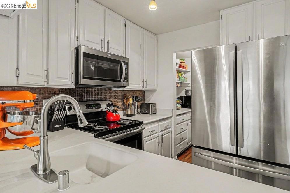 1454 Newhall Pkwy