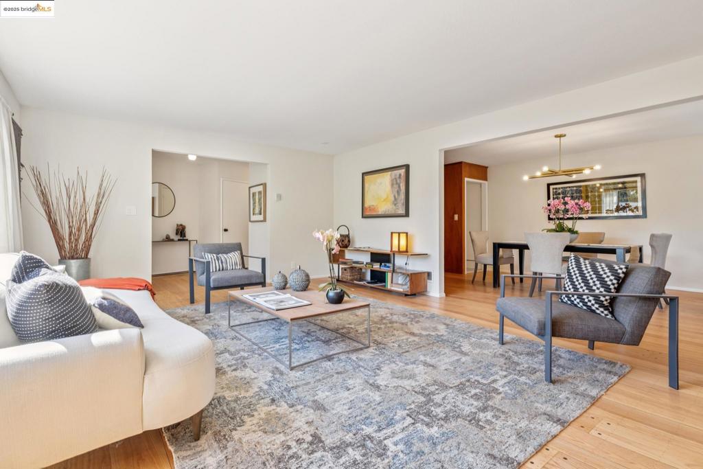 LINCOLN HIGHLAND - Residential