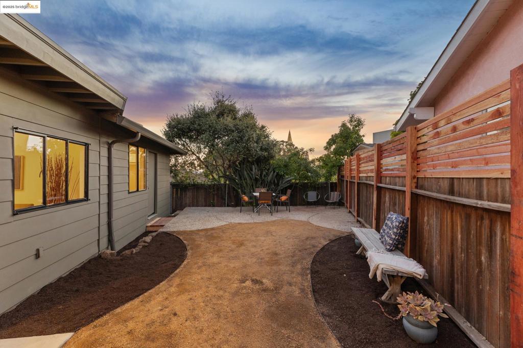 LINCOLN HIGHLAND - Residential