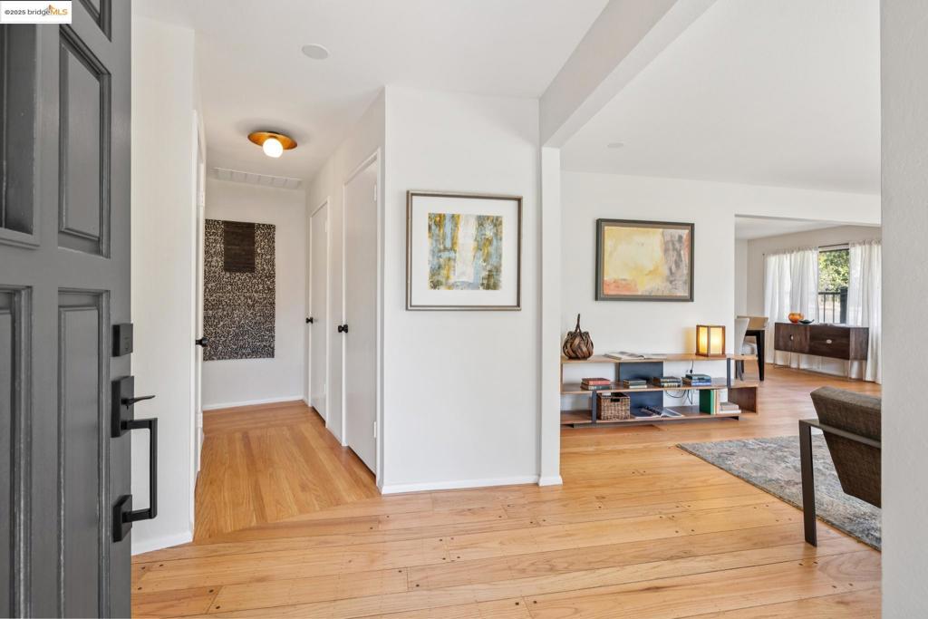 LINCOLN HIGHLAND - Residential