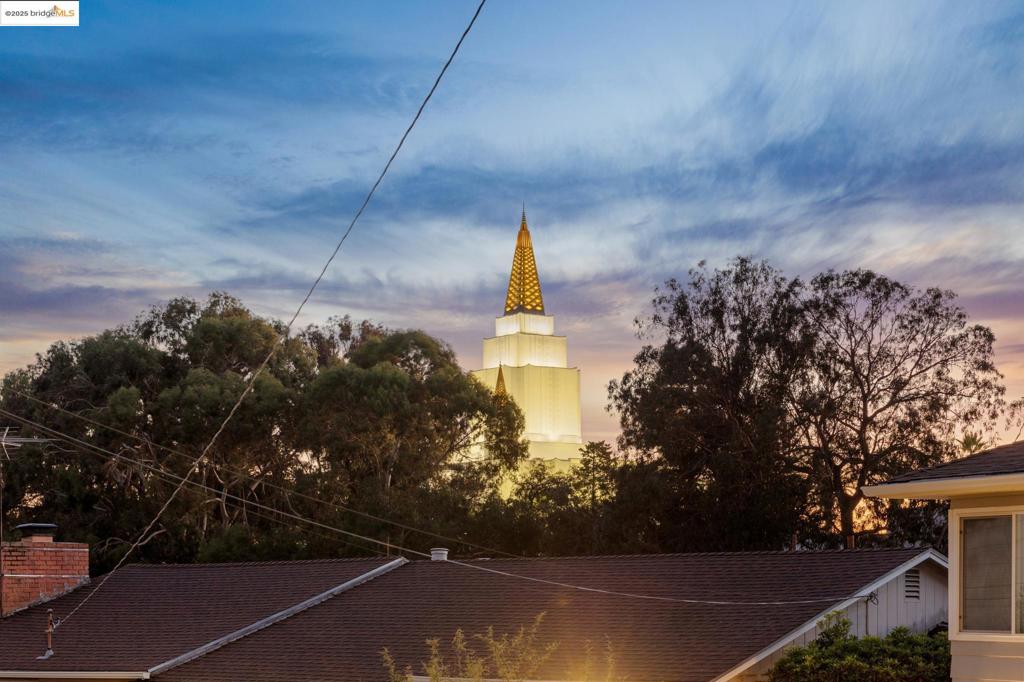 LINCOLN HIGHLAND - Residential