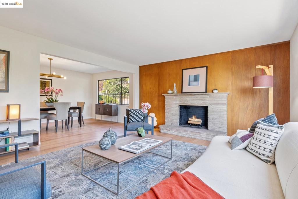 LINCOLN HIGHLAND - Residential