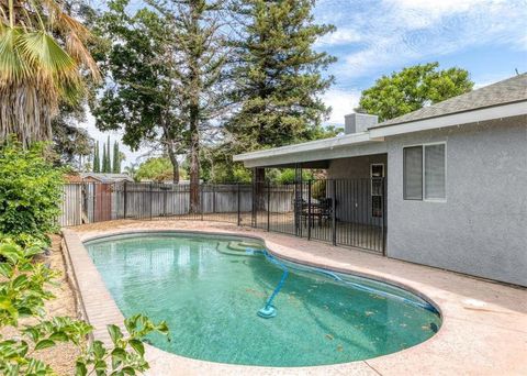 Photo of 6205 Barcus AVE, Fresno, CA 93722 (MLS # AR26144806)