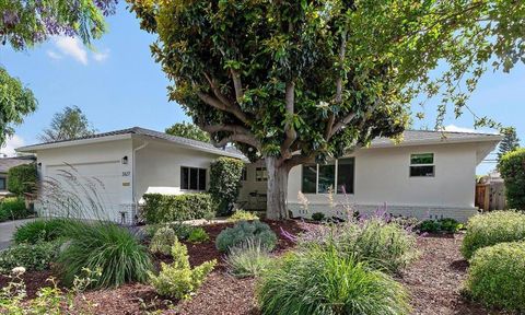 Photo of 2627 La Mirada Drive, San Jose, CA 95125 (MLS # ML82048629)