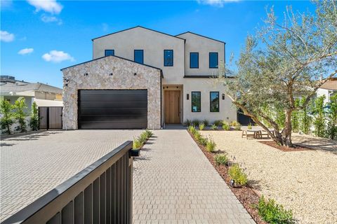 Photo of 4941 Nagle Avenue, Sherman Oaks, CA 91423 (MLS # SR26024030)