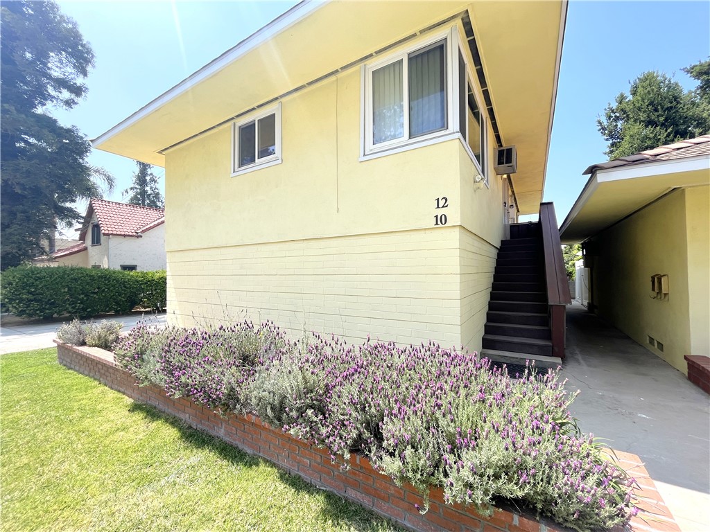 Upstairs 1-Bedroom Apt in South Redlands! Balcony, New Vinyl Plank Floorining throughout, and Window AC Unit and Wall Furnace. Kitchen with Stove/Oven (gas) and Refrigerator. No Laundry Facilities On Site. Single-Car Carport. Water, Trash, Sewer, and Gardening Provided! No Pets Please.