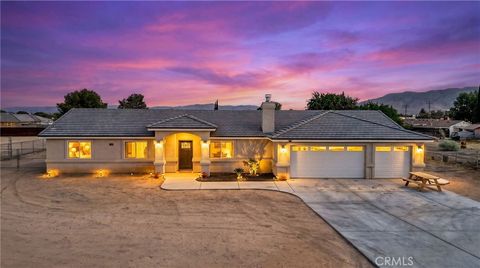Photo of 8055 Newhall AVE, Hesperia, CA 92345 (MLS # CV26109908)