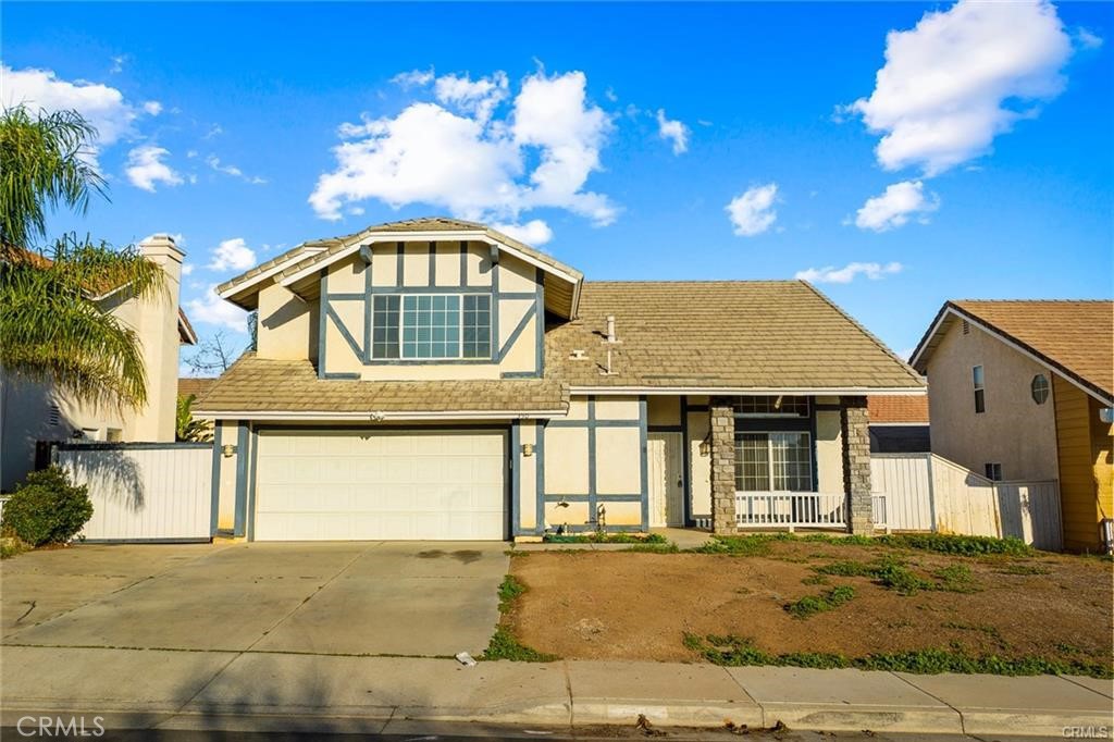 Beautiful 4 bedroom 2 story house , 2 1/2 bathroom, near the lake, very nice and quite neighborhood