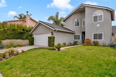 Photo of 6318 Chimineas, Tarzana, CA 91335 (MLS # SR26008629)