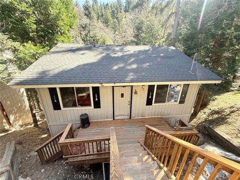 551 community Drive Lake Arrowhead CA 92352