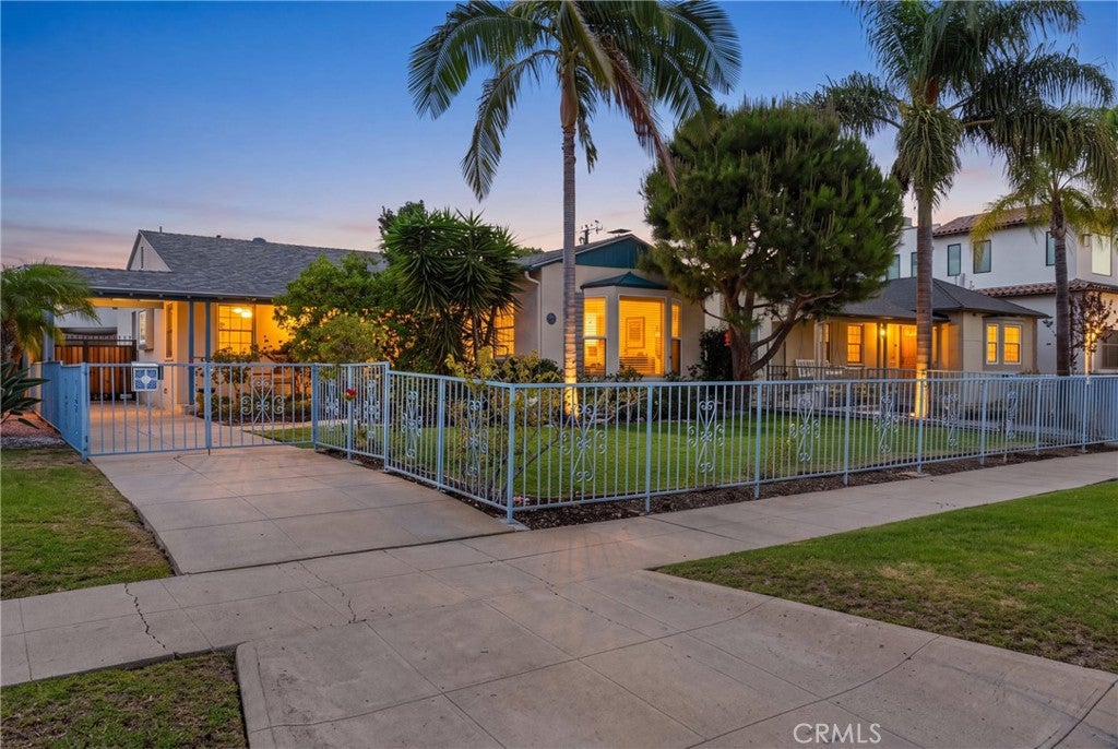 Photo of 1733 S Corning ST, Los Angeles, CA 90035 (MLS # SR26208111)