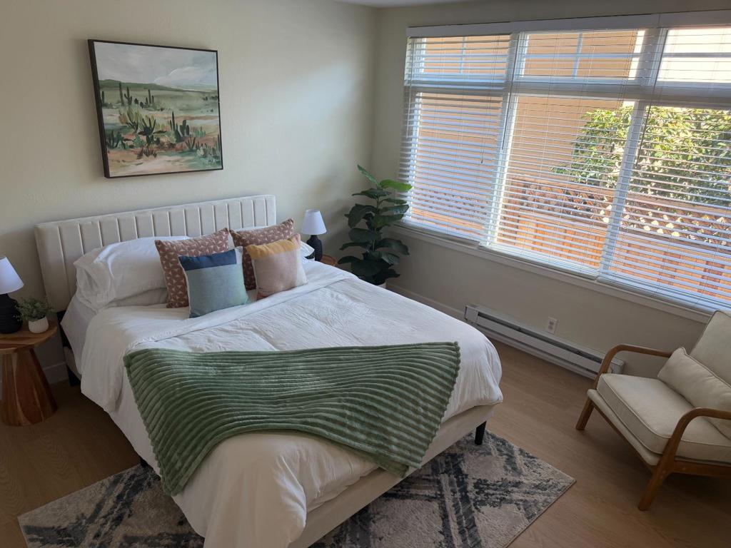 222 Laurel Street 105