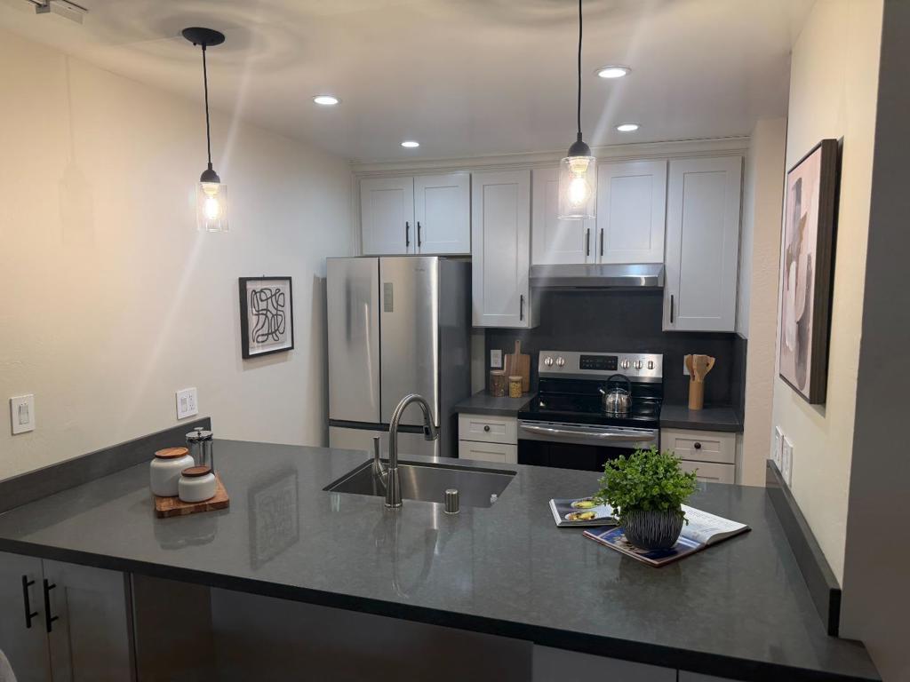 222 Laurel Street 105