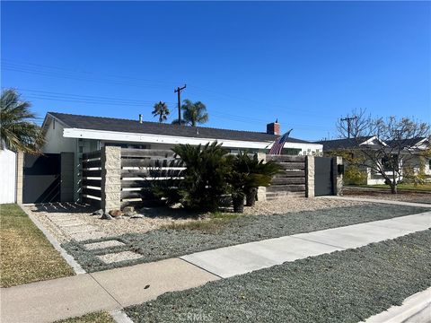Photo of 8401 INDIANAPOLIS Ave, Huntington Beach, CA 92646 (MLS # OC26095025)