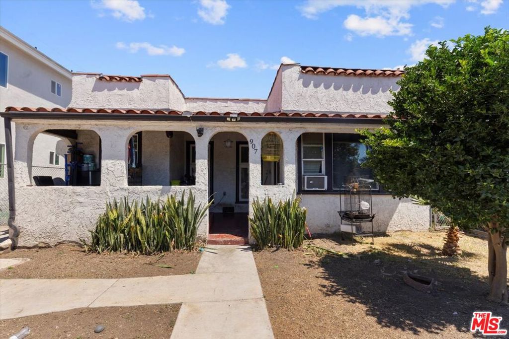 Great Opportunity for Owner-Occupant or Investor -- Duplex with Vacant Unit. Welcome to 907/909 E 81st St a well-maintained duplex offering strong income potential and immediate owner-user appeal. The property features two units: a vacant 1 bed / 1 bath unit, recently updated with fresh interior paint, a remodeled bathroom, and a new water heater (2024) move-in ready for an owner-occupant or new tenant. The occupied 3 bed / 1 bath unit is currently rented month-to-month at $2,860 and also received key upgrades in 2024, including a remodeled bathroom and new water heater. This duplex is ideal for a first-time investor looking to live in one unit while collecting rental income from the other. Located near schools, parks, and major freeways, this property presents a solid opportunity to own a versatile duplex in the Florence District of South Los Angeles.