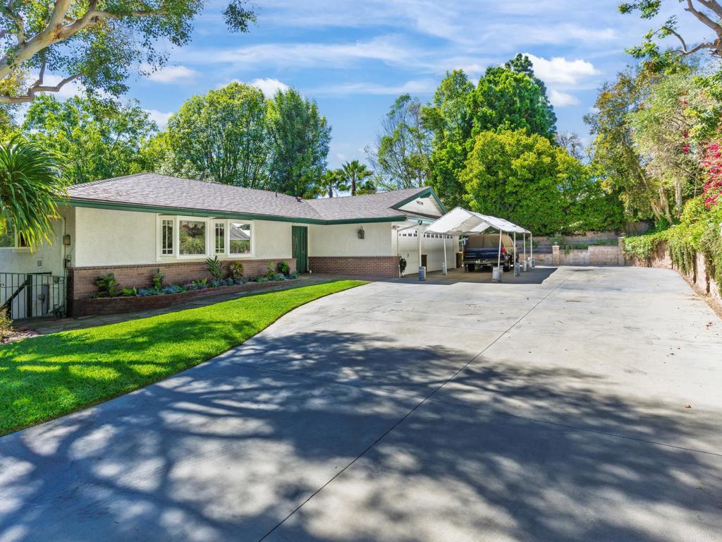 33 Empty Saddle Lane