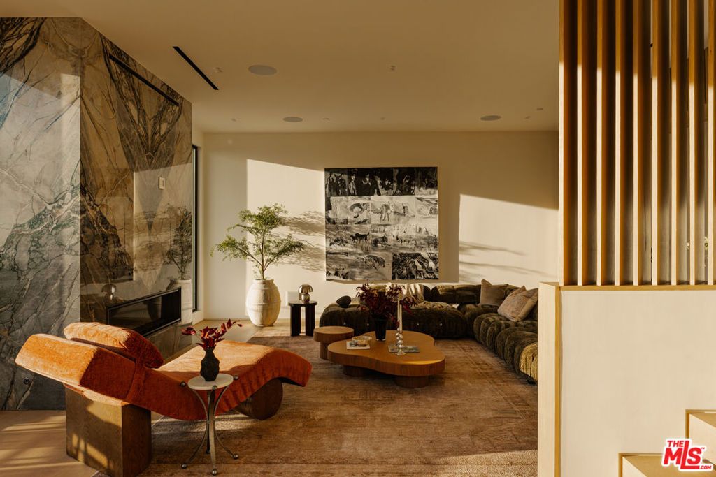Photo of 1511 Skylark Lane, Los Angeles, CA 90069 (MLS # 26666489)