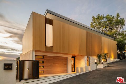 1511 Skylark Lane Los Angeles CA 90069