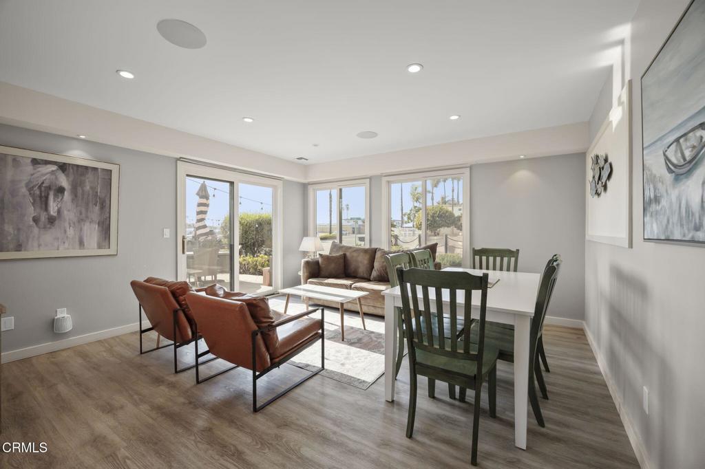 2924 Lakeshore Court