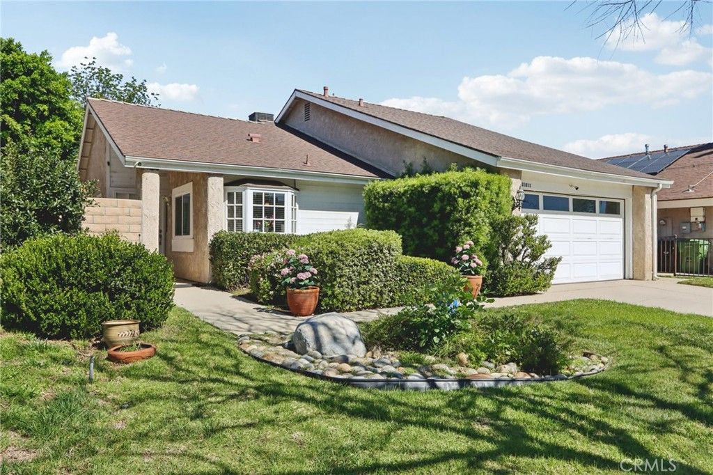 Photo of 21811 Merridy Street, Chatsworth, CA 91311 (MLS # SR26042961)