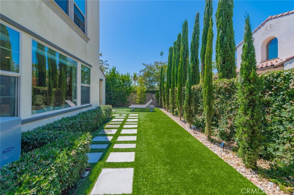 2033 Rembrandt, Santa Ana CA 92704 - Photo 6