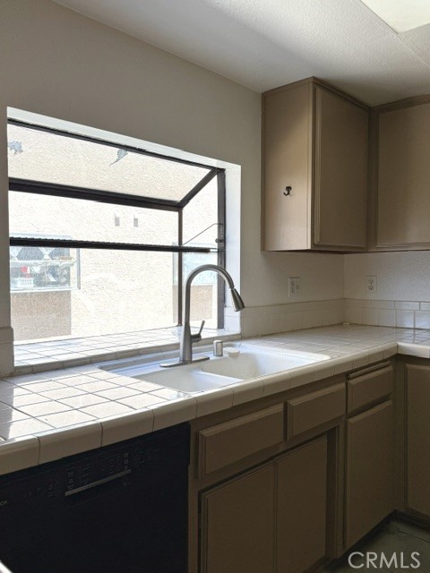 306 W Woodward Avenue