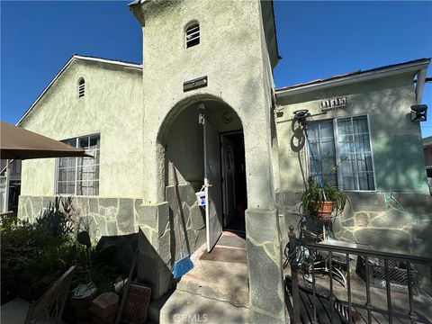 Photo of 145 W 109th St, Los Angeles, CA 90061 (MLS # CV26045917)
