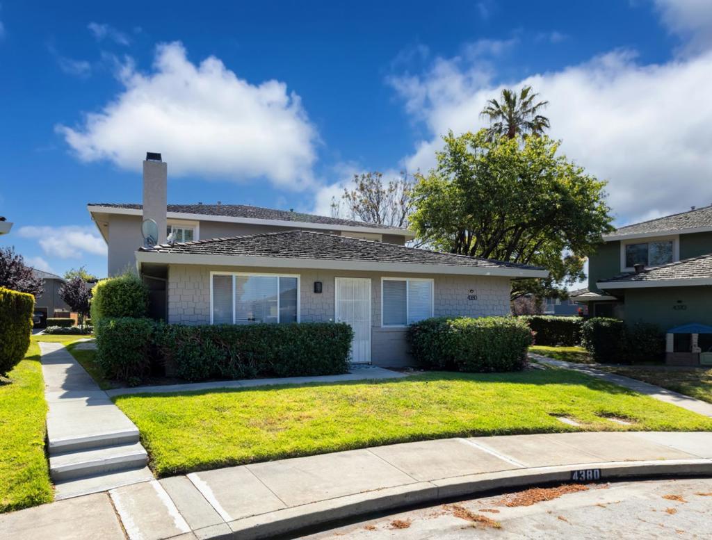 SINGLE LEVEL 2 BEDROOM 1 BATH CONDO IN THE CAPITOLA SHORES COMMUNITY. THIS CONDO NEEDS UPDATING. GREAT LOCATION-CLOSE TO BEACH, CAPITOLA VILLAGE, SHOPPING ETC.