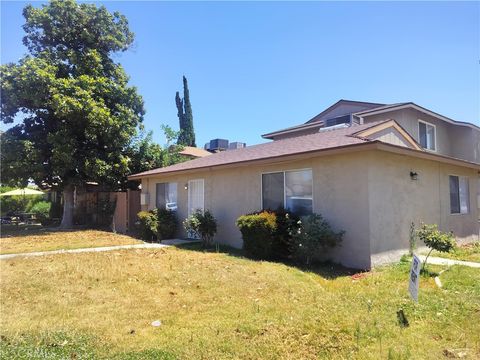Photo of 912 Valhalla DR, Bakersfield, CA 93309 (MLS # SR26125571)