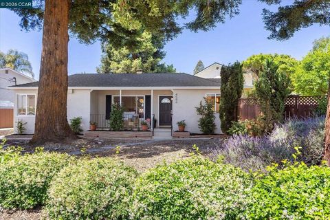 Photo of 4596 James Ave AVE, Castro Valley, CA 94546 (MLS # 41134039)