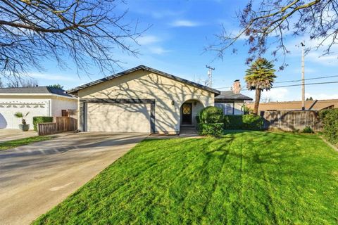 Photo of 15255 Pratola Court, Morgan Hill, CA 95037 (MLS # ML82031028)