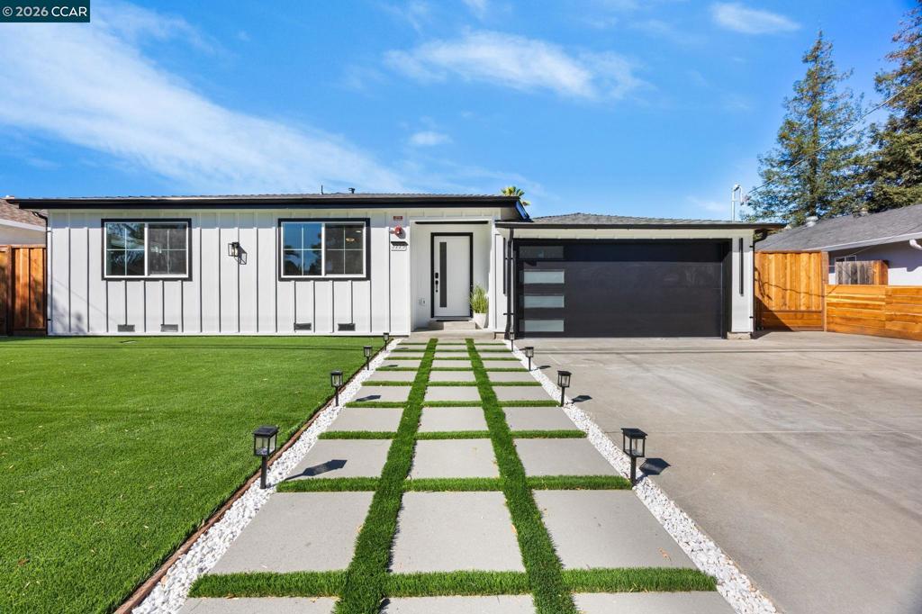 3225 Ida Dr
