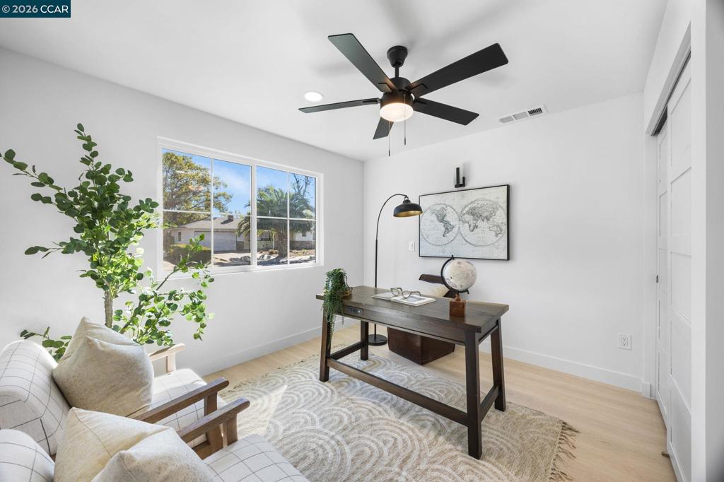 3225 Ida Dr