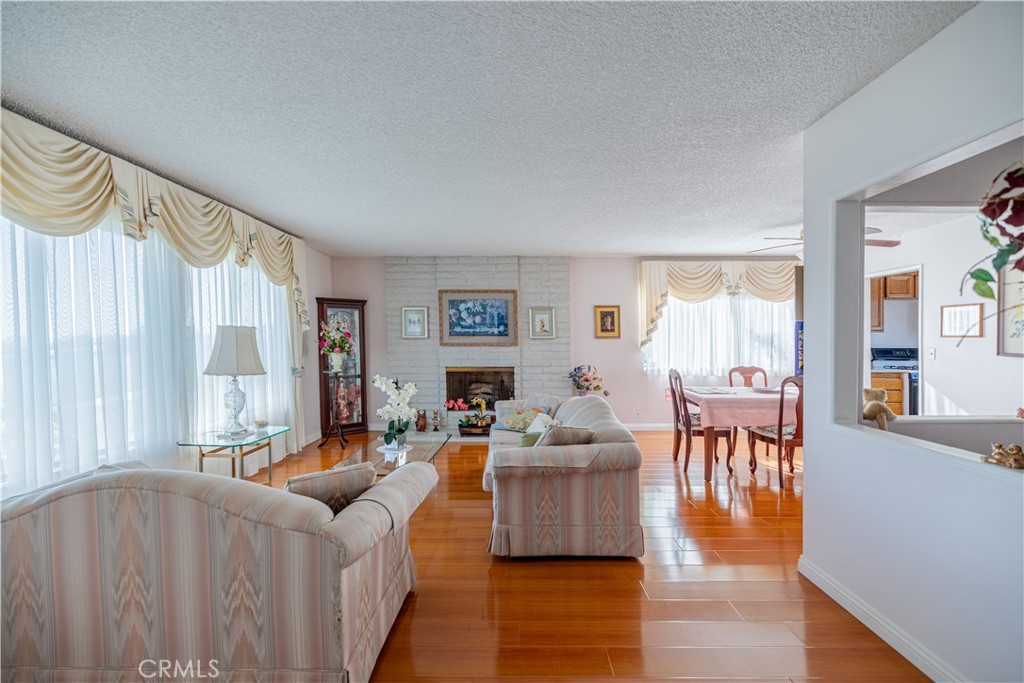 4296 Avenida Amelgado