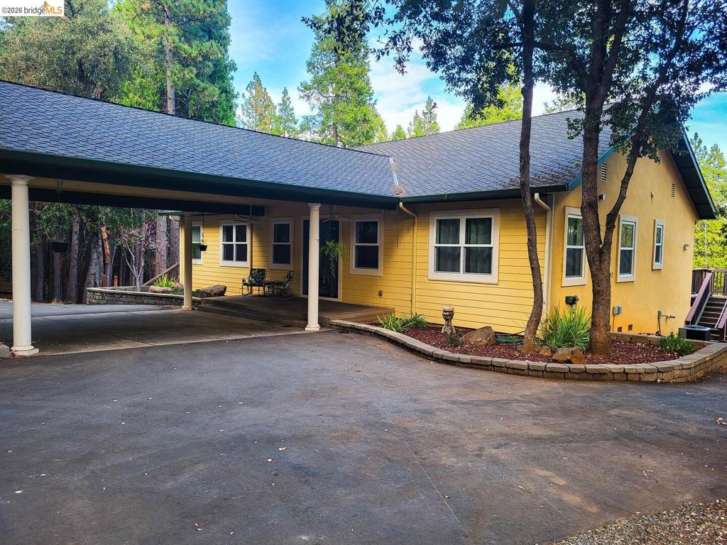 14654 Kathy LN