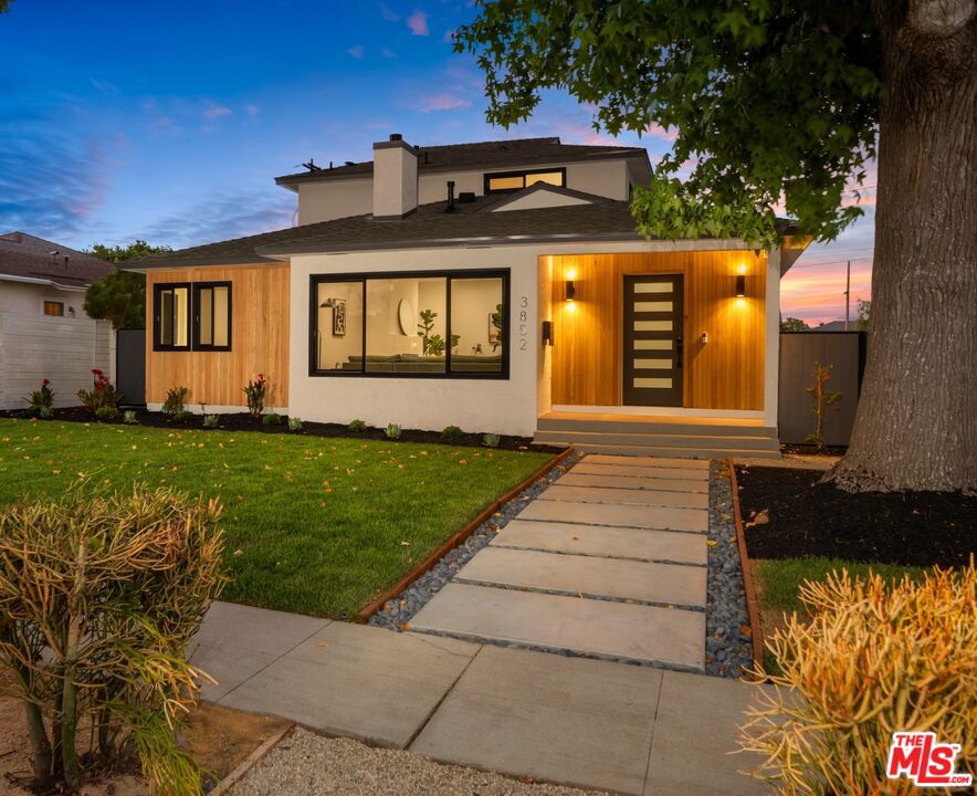 3852 Bledsoe Avenue