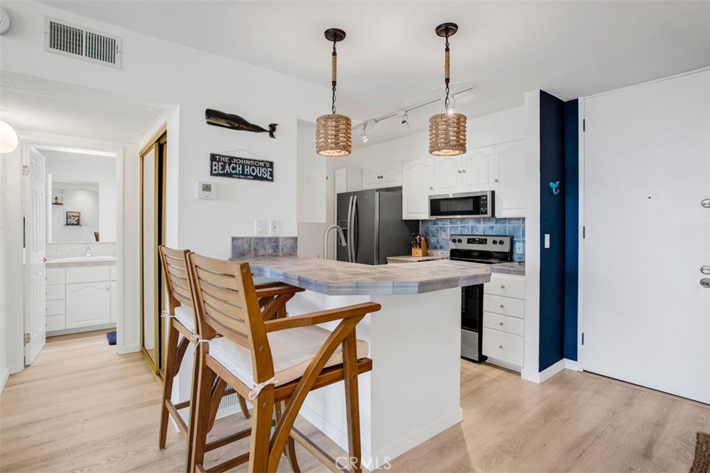 Alamitos Beach (AB) - Residential Lease