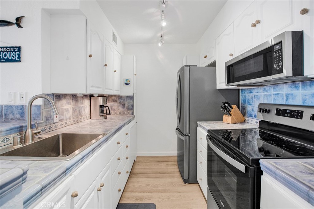 Alamitos Beach (AB) - Residential Lease