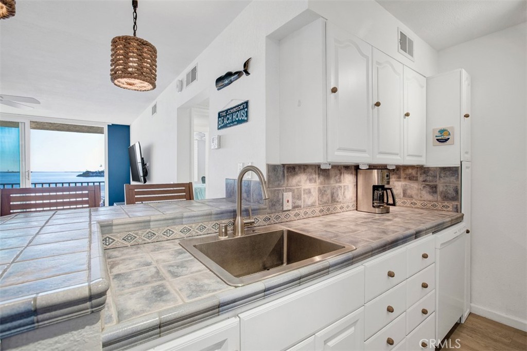 Alamitos Beach (AB) - Residential Lease